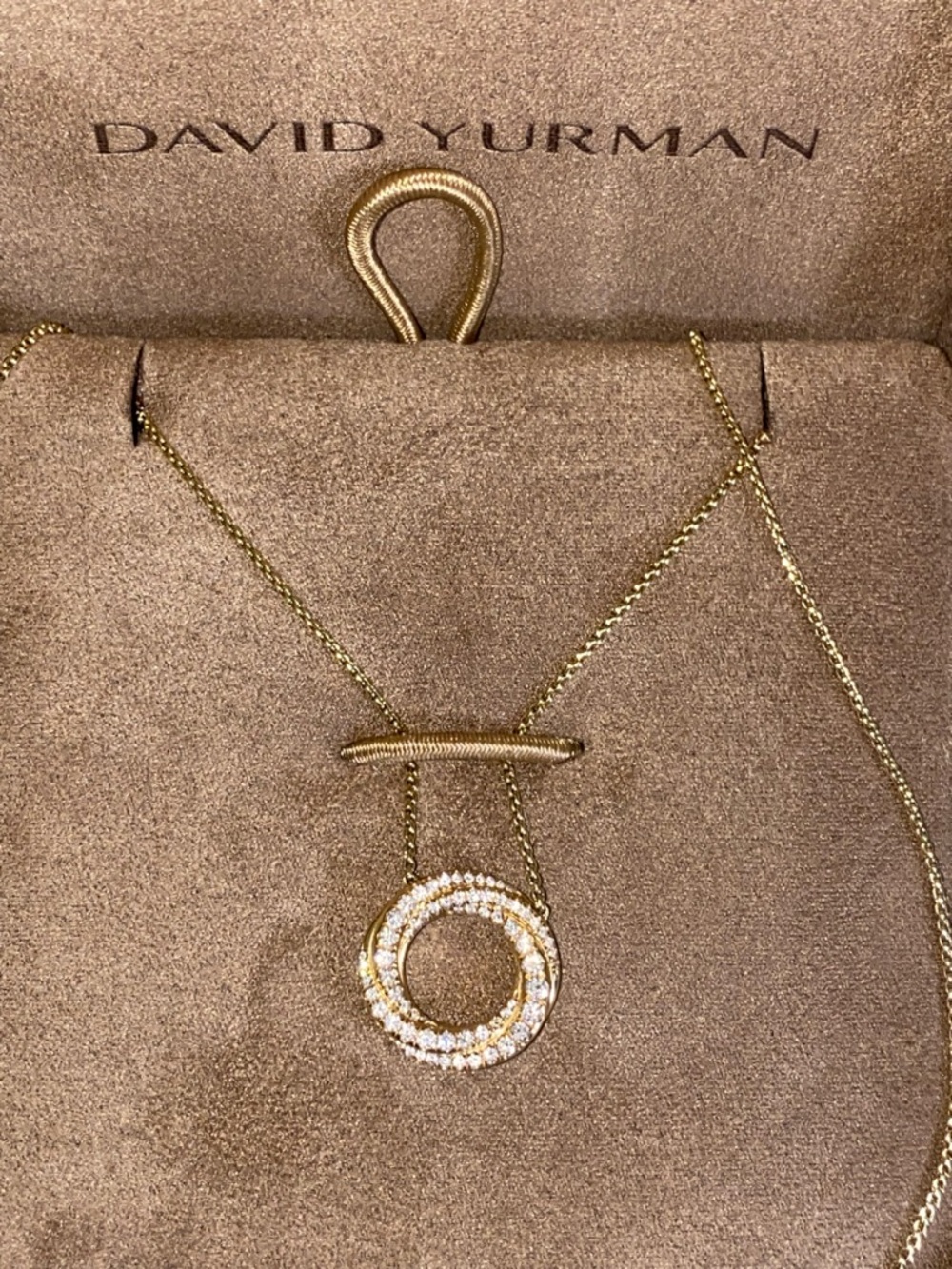 DAVID YURMAN PETITE PAVÉ CROSSOVER PENDANT NECKLACE
18K Yellow Gold & Diamonds - Picture 13 of 16
